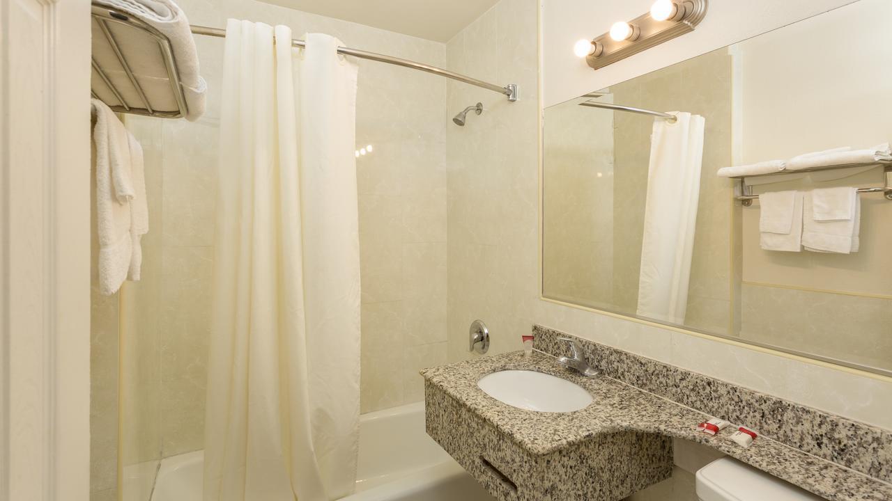 גרדן גרוב Harbor Motel מראה חיצוני תמונה