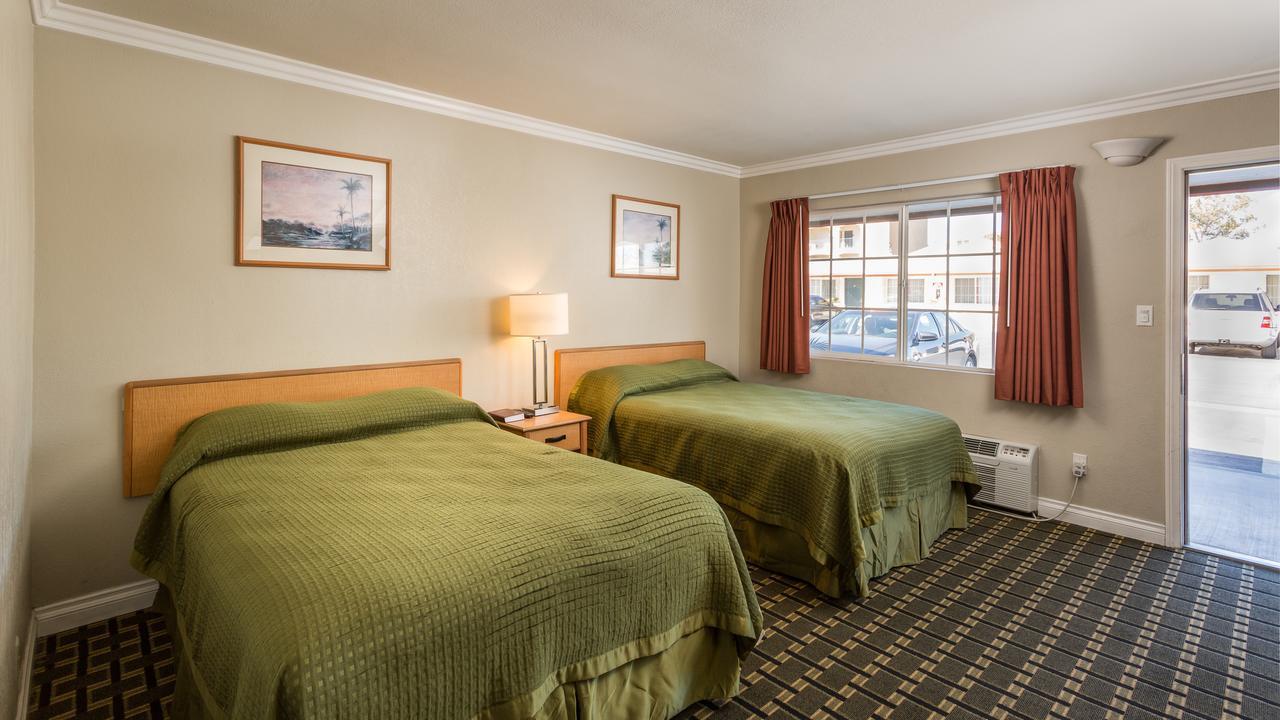גרדן גרוב Harbor Motel מראה חיצוני תמונה