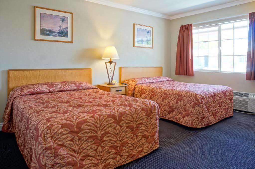 גרדן גרוב Harbor Motel מראה חיצוני תמונה