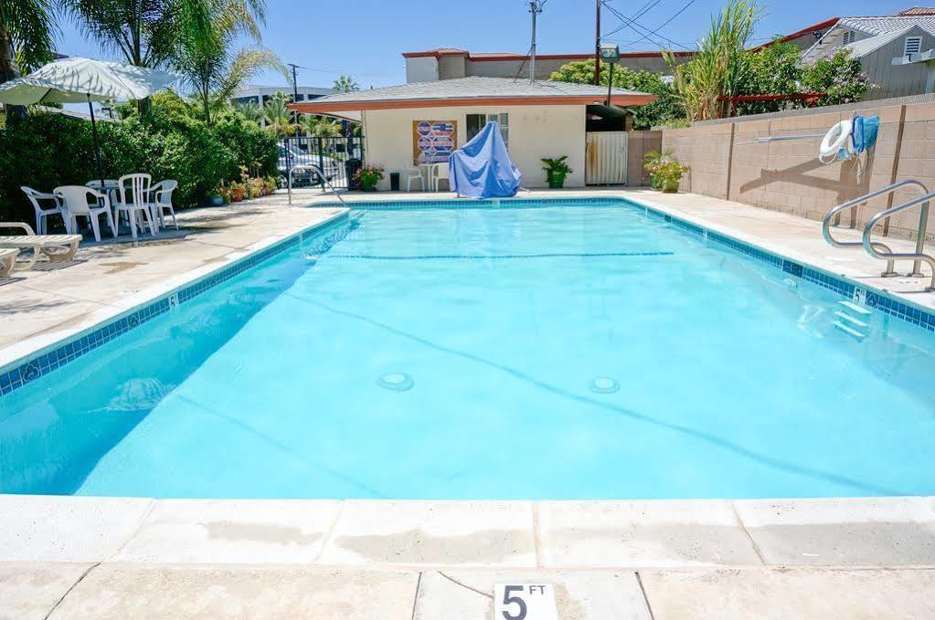 גרדן גרוב Harbor Motel מראה חיצוני תמונה