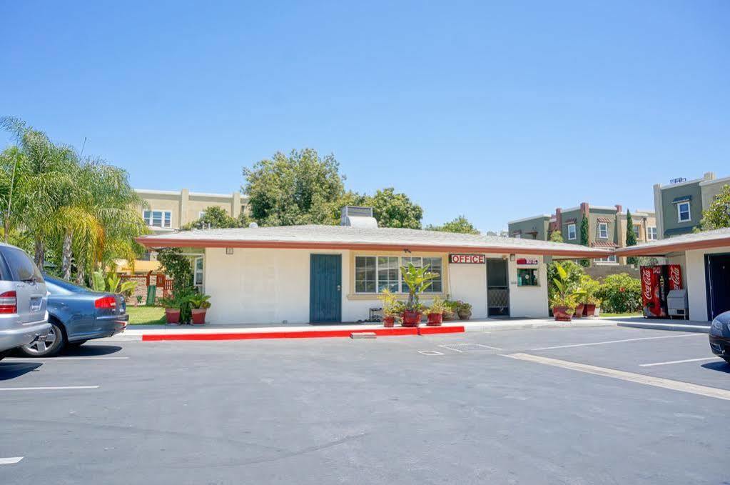 גרדן גרוב Harbor Motel מראה חיצוני תמונה